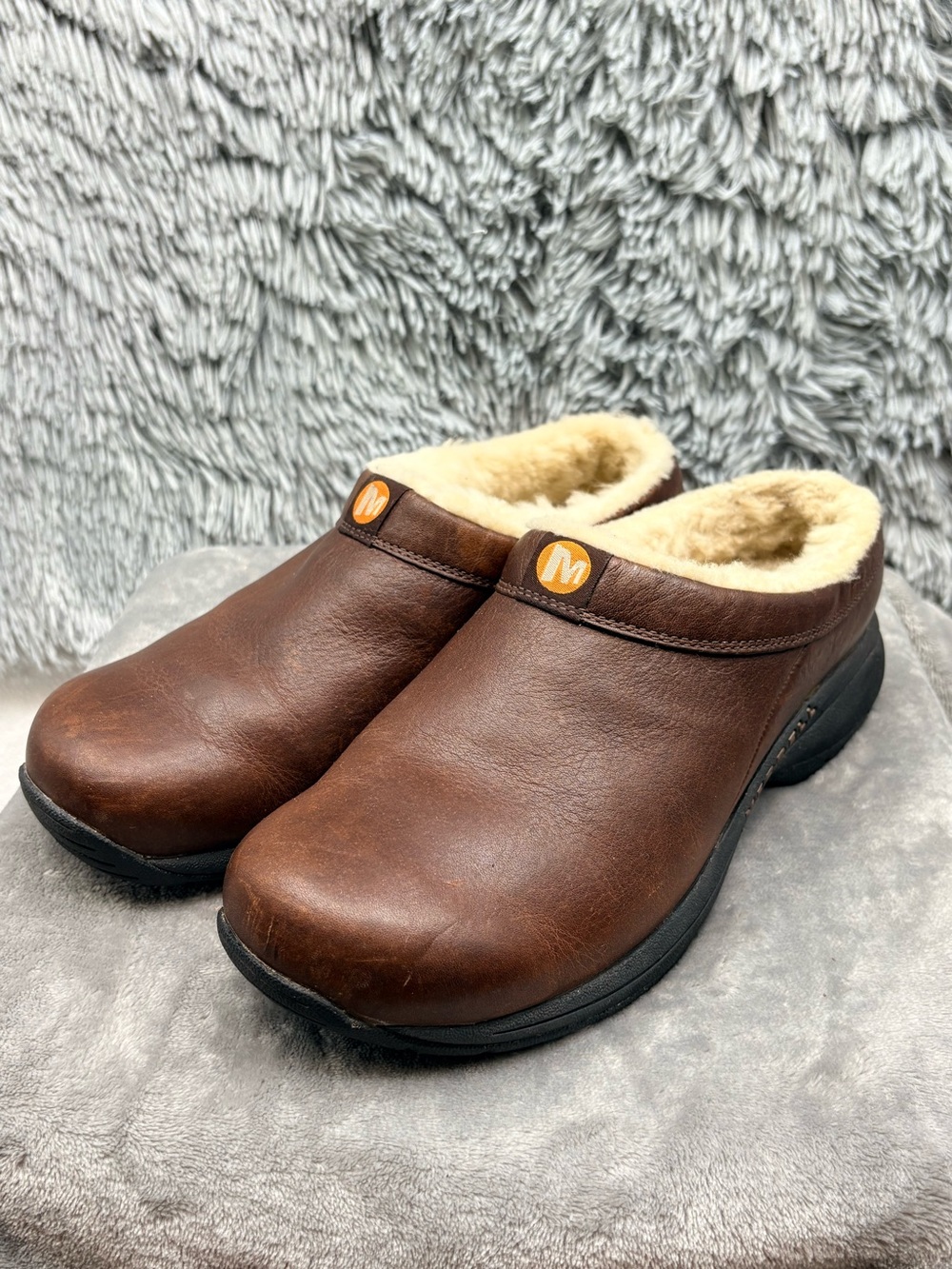 Merrell Encore Ice Mules Clogs Women 9.5 Bug Brown Leather Slip On Fleece J63198